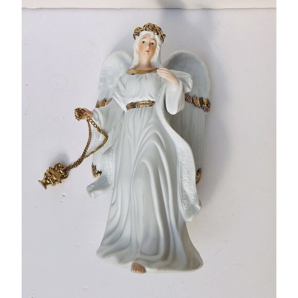 Vintage TRADITIONS Collectable PORCELAIN ANGEL. Gold Hand Painted Accents - Picture 8 of 9